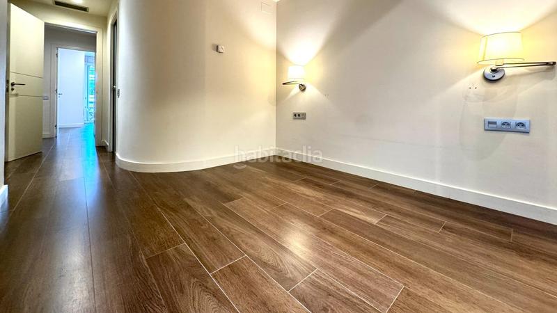 Foto f3657ea5-a4a6-4c45-aa5d-a13d7e35d7d0. Piso  en venta alto y reformado con terraza en finca con ascensor yconserje, junto a francesc macia y hospital clínic en Barcelona