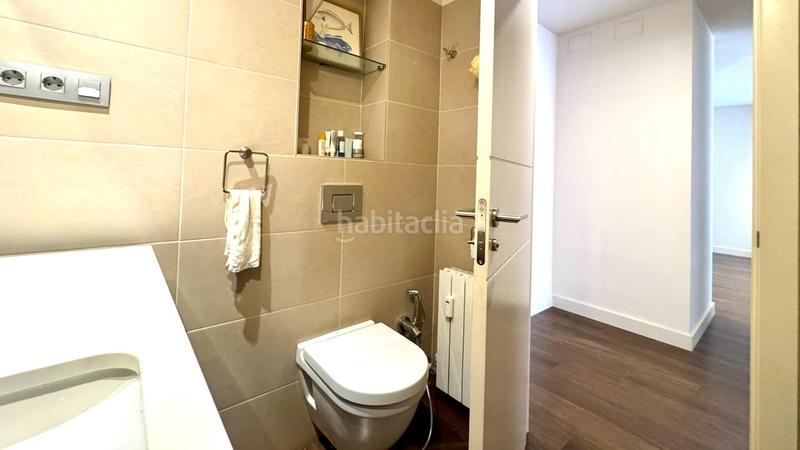 Foto f848f911-9fa9-4f44-9fbf-bcfe4d78e9f4. Piso  en venta alto y reformado con terraza en finca con ascensor yconserje, junto a francesc macia y hospital clínic en Barcelona