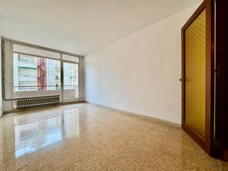 Appartement à Sant Ramon - Maternitat. Piso alto todo exterior!!! 4 hab. 2 baños, balcón y parking opci