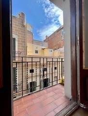 Pis  Calle pere serafi. Piso dos habitaciones, con balcón, ascensor en el corazón de vil