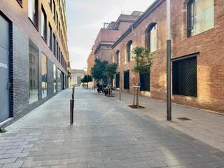 Location Studio  Mas de roda. Loft profesional de diseño tipo duplex en planta baja con parkin