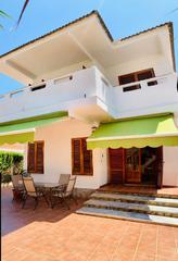 Chalet à Torre de la Horadada. Chalet independiente en la zona del pueblo latino