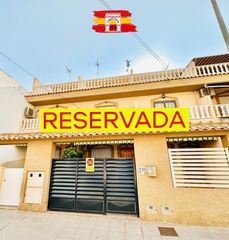 Casa pareada  Avenida de colón