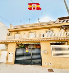 Towny house in Avenida de Colón