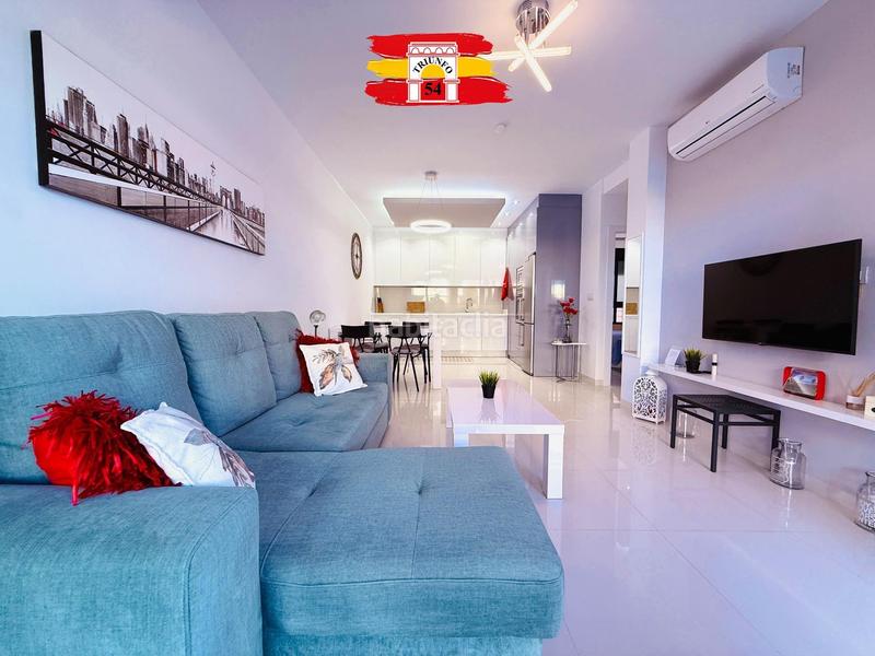 Foto b4f40ee4-be51-47f2-b7de-6de31a0ce949. Casa con piscina in Pueblo Latino Pilar de la Horadada