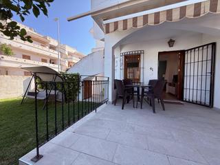 Planta baixa  Treinta de julio. Bungalow planta baja urbanizacin pueblo latino