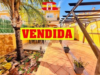 Casa adossada  Calle virgen de la asuncion. Casa pareada en torre de la horadada