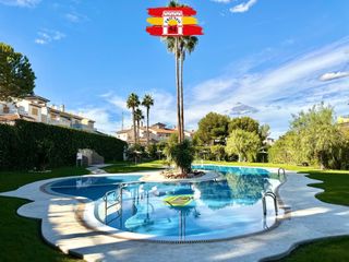 Pis  Urbanizacion riomar iv. Primer piso con piscina comunitaria en riomar