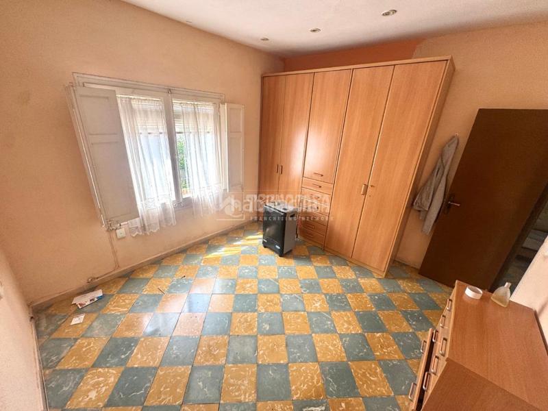 Foto 122ce2d0-384a-4c6d-9b21-4e814dfe0f34. Casa aparellada a Banyeres Premià de Mar