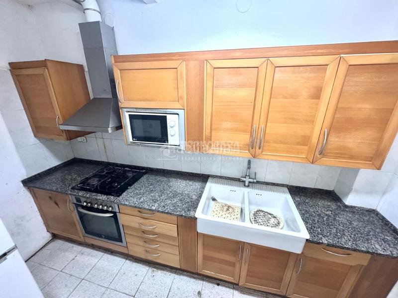 Foto 63bcc658-ccf0-4179-922c-c5d492273bdd. Casa aparellada a Banyeres Premià de Mar