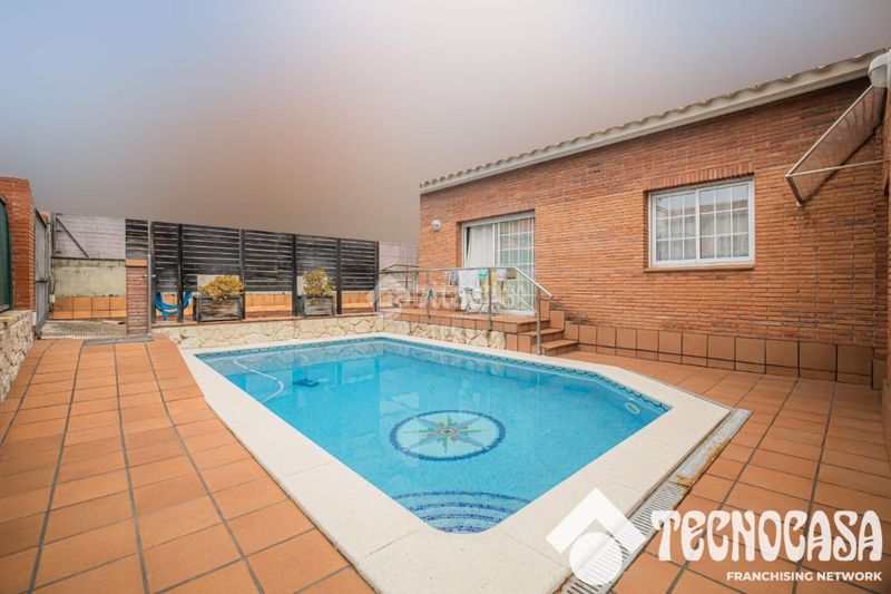 Foto 5d9ba6b4-0f08-45d9-acb3-937a625f347d. Casa a Zona Alta Premià de Mar