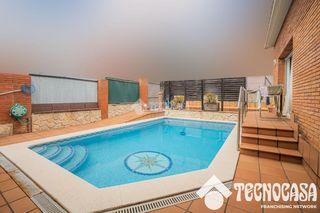 Casa a Zona Alta. Casa en venta en premià de mar