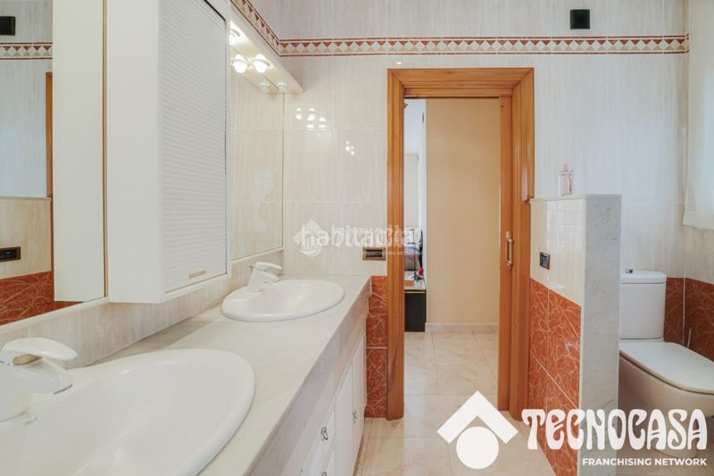 Foto 8f4adb64-cca0-46c3-bed3-789d74ea2191. Casa a Zona Alta Premià de Mar