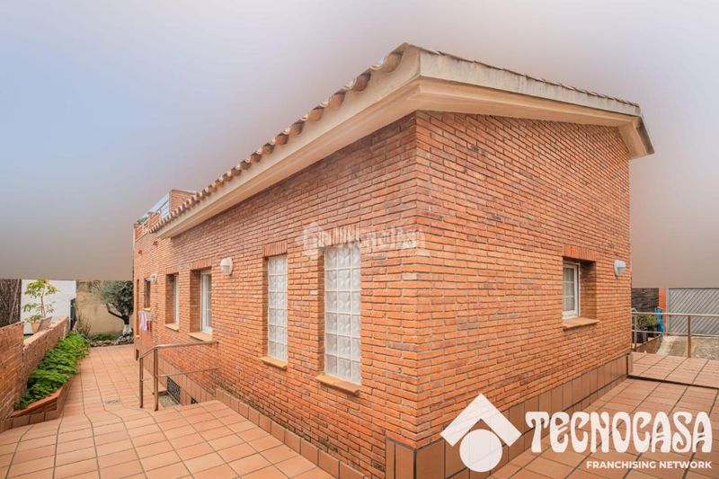 Foto c6525403-140e-4249-a7d9-45b5d54ac8a4. Casa a Zona Alta Premià de Mar