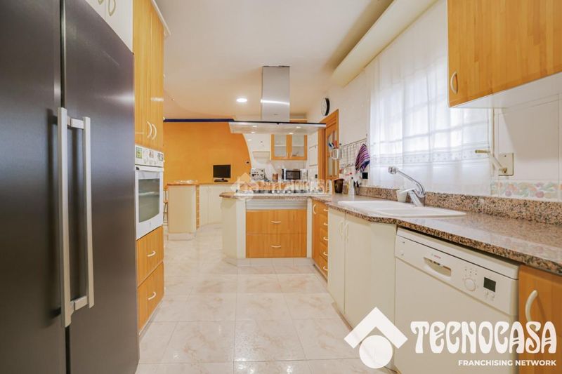 Foto d0bbef48-047a-403a-af6a-43ca6a621e00. Casa a Zona Alta Premià de Mar