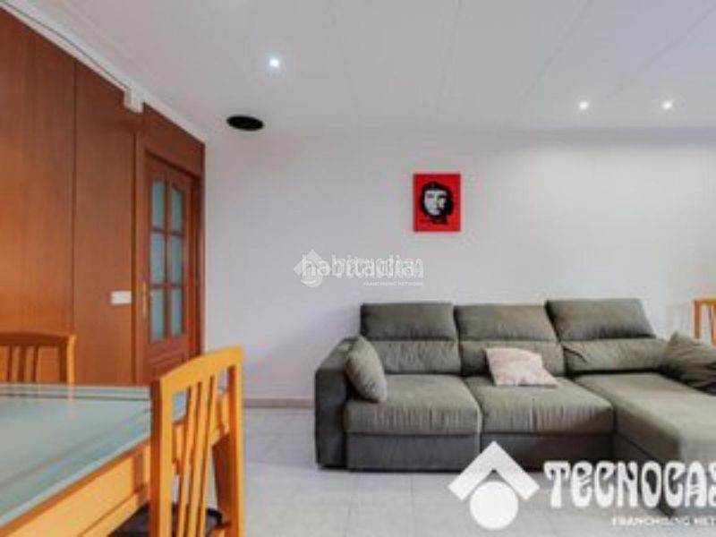 Foto dbbeafd9-d129-43be-94d5-9edf300c9e82. Pis a Zona Alta Premià de Mar