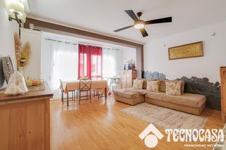 Etagenwohnung in Centre-Nucli Antic. Piso en venta en premià de mar