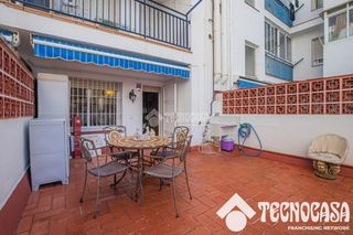 Etagenwohnung in Centre-Nucli Antic. Piso en venta en premià de mar
