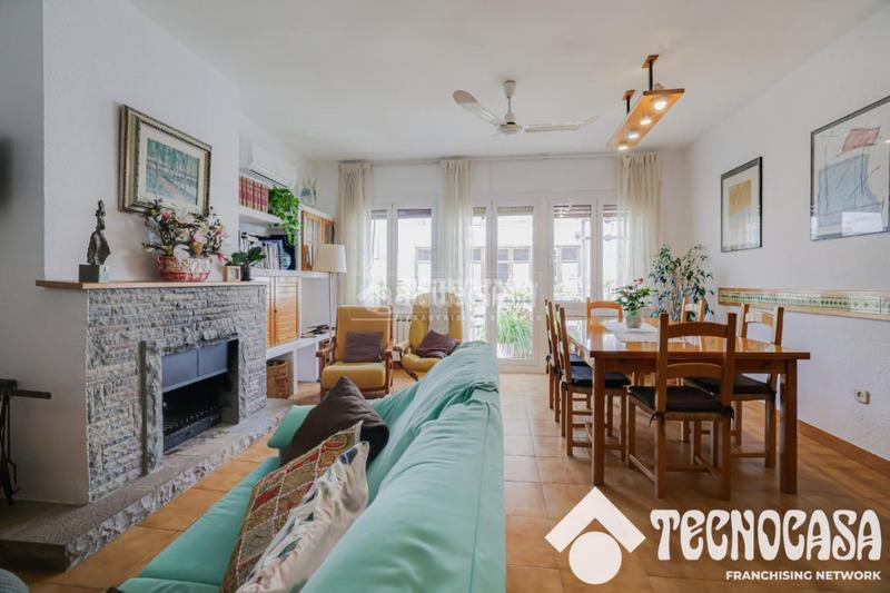 Foto 07da11bc-3cbd-422b-96bd-e3e2366553c0. Casa pareada casa en venta en Havana Mataró