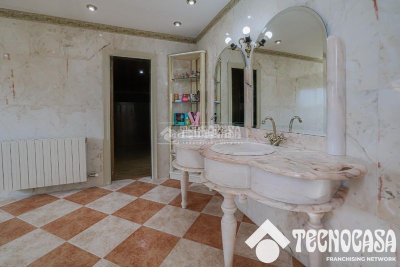 Foto 1e1cdd90-73b8-4f81-b8e7-16ede6047636. Casa amb aparcament a Urbanitzacions Argentona
