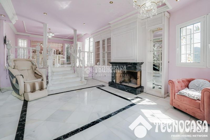 Foto acd76d85-df64-40be-bcae-b8f86f77b420. Casa amb aparcament a Urbanitzacions Argentona