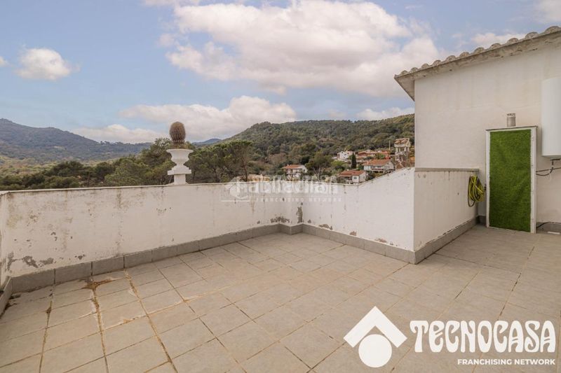Foto ade7aed8-24cd-4982-a1fe-51a96027a9db. Casa amb aparcament a Urbanitzacions Argentona