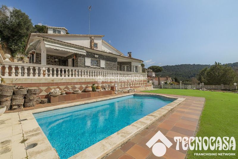 Foto f7e9acf2-09c1-4824-b1ed-fac5153a1674. Casa amb aparcament a Urbanitzacions Argentona