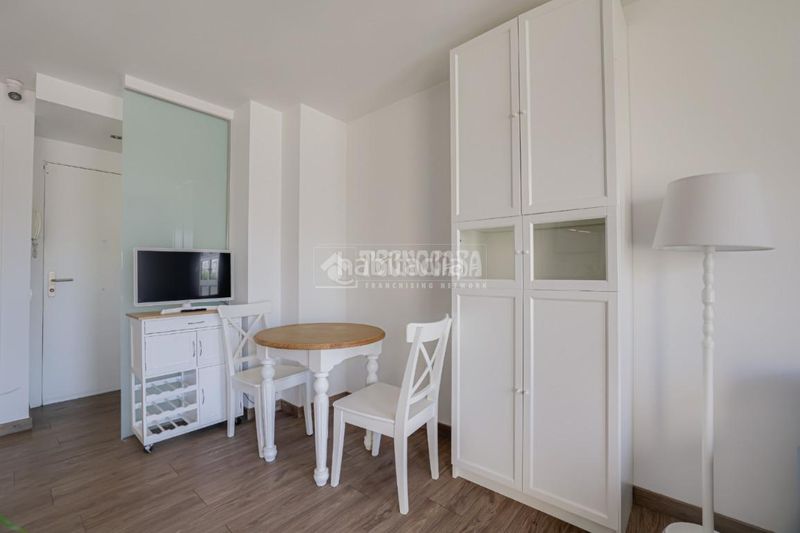 Foto c6c192d8-c9e7-42a7-afab-04e880bdd7b3. Estudi a Centre Mataró