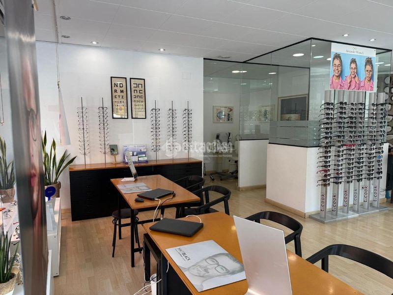 Foto f7d1f1b7-8ef9-4289-a260-e1ff5a72f361. Local comercial a Peramàs Mataró