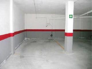 Aparcament cotxe a Calle llavadors dels 9. Plaza de parking de 15 m2 con fácil acceso y trastero en potries