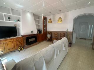Maison à Grau de Gandía-Marenys de Rafalcaid. Casa reformada en grao de gandía