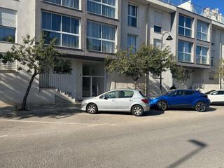 Parking coche  Calle puig campana. Se venden 4 plazas de parking para coche y 3 plazas para moto en