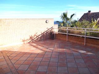 Chalet à Calle océano 30. Chalet exclusivo dentro de urbanización de lujo frente al mar.