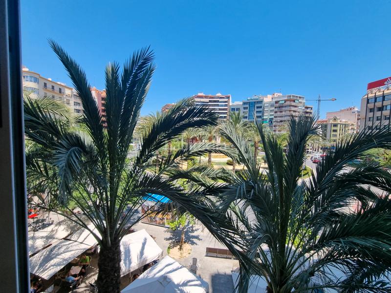 Foto 8d387b08-64eb-48e7-adb2-52ac9e18ab72. Piso en placa de los luceros 6 piso plaza de los luceros, para reformar a las necesidades del comprador. en Alicante