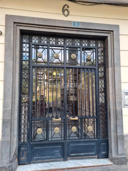 Foto 8f35bbaa-9814-4f01-889c-b3146e9ed818. Piso en placa de los luceros 6 piso plaza de los luceros, para reformar a las necesidades del comprador. en Alicante