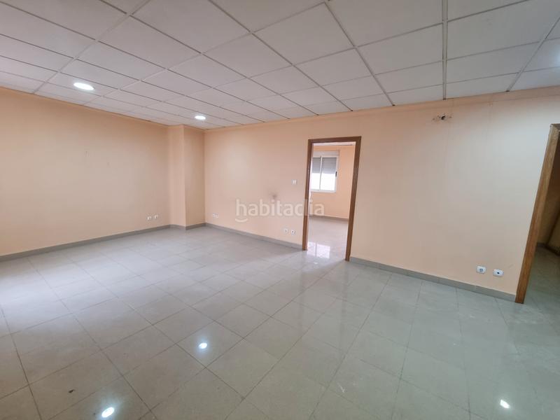 Foto 93ef9d19-9a84-4634-926b-3bd2e24163a1. Piso en placa de los luceros 6 piso plaza de los luceros, para reformar a las necesidades del comprador. en Alicante