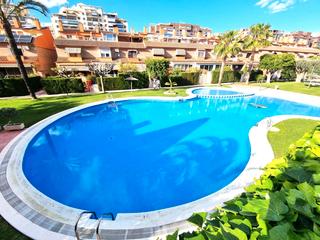 Maison jumelée à Carrer trident 18. Venta chalet adosado - cabo huertas, avda. goleta. ocasión única