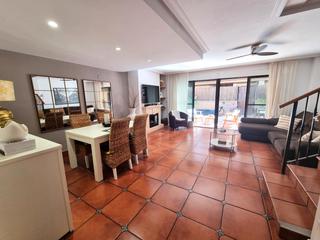 Maison jumelée  Calle manolo morán. Chalet adosado impecable estado, zona residencial de san juan de