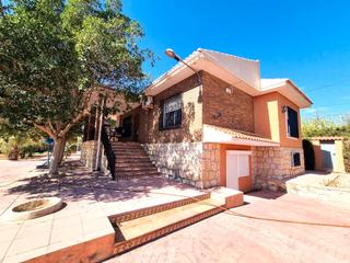 Chalet à Vial dels holandesos 25. **chalet independiente en venta en san vicente del raspeig**