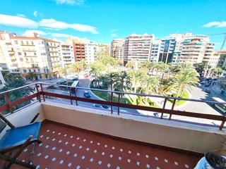 Appartement en Placa de los luceros 5. Piso en plaza de los luceros esquina con paseo de federico soto
