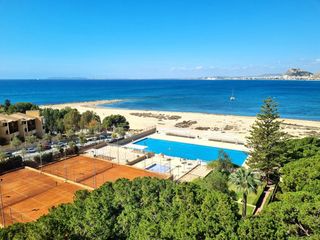 Appartamento in Avinguda de la costa blanca 22. Cabo de las huertas en 1ª linea de playa, exclusiva urbanización