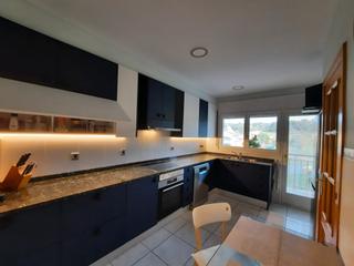 Casa adossada  Passeig del tossal. Habitatge en venda  molt ampli i lluminos