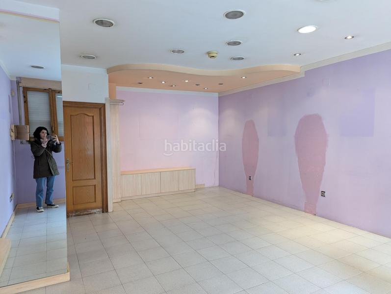 Foto f6bfe517-d78d-40dc-8902-d3d73cc84fb9. Lloguer local comercial a Ca n'Oriac Sabadell