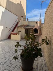 Casa  Carrer de santiga. Casa en inglesa en la zona de covadonga