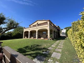 Casa  Salvador dalí. Casa unifamiliar en venta en santa cristina daro