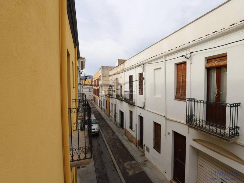 Foto 0a99970d-776e-4294-b49d-a96ff84043f0. Casa amb calefacció a Eixample Sant Feliu de Guíxols