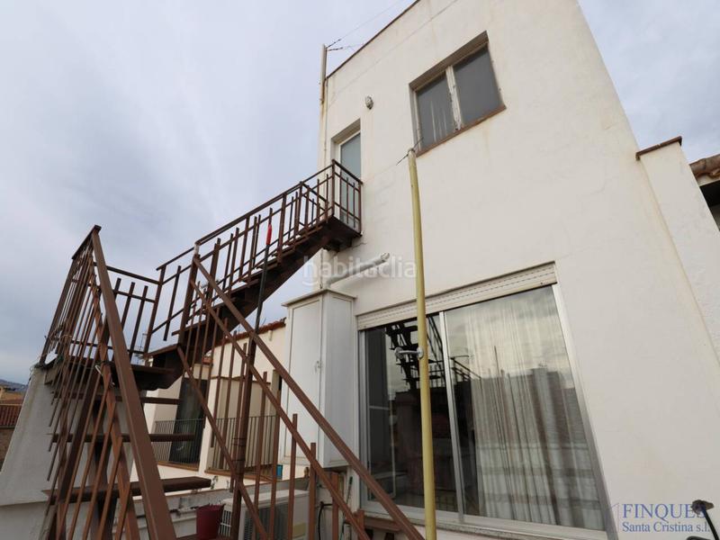 Foto 4d065634-0d21-49b0-a4f1-0851bfda1760. Casa amb calefacció a Eixample Sant Feliu de Guíxols