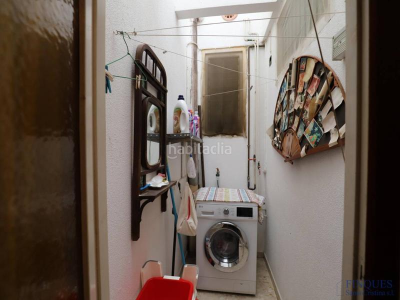 Foto d72cfaf1-6d62-40c9-ad2f-0ace88d1b2b5. Casa amb calefacció a Eixample Sant Feliu de Guíxols