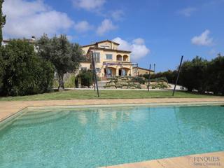 Chalet  Padró. Santa cristina daro, casa exclusiva en el centro