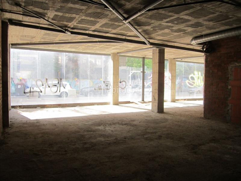 Foto 4712515a-3d9e-4681-aec2-179749246fab. Lloguer local comercial a carrer de bernat boades 76 a Girona